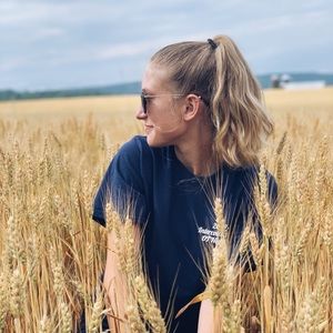 Meet your Posher, Hannah